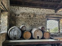 Im Weinkeller lagern die edlen Tropfen