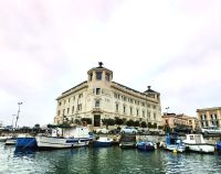 Vor der Küste von Syrakus unternehmen wir eine Bootsfahrt