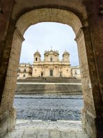 Blick auf die Kathedrale von Noto vom Palazzo Ducezio aus, Noto