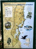 Wir laufen an der Küste an diesen zwei Seen entlang zu einem Strand, Naturschutzgebiet Vendicari