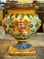 Eines der dekorativen Tischbeine im Hotel Villa Giulia