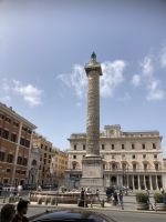 einender vielen Säulen