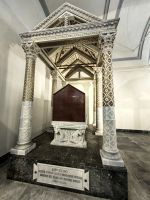 Sarg des berühmten Normannenkönigs Roger II. unter dessen Herrschaft Sizilien eine Blüte erlebte, Kathedrale von Palermo
