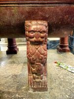 Löwe am Sarg von Friedrich II. in der Kathedrale von Palermo