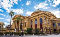 Das neoklassizistische Theatro Massimo ist das größte Theater in Italien, Palermo