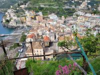 Blick vom Zitronenweg auf Minori/Amalfiküste/Italien