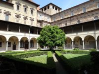 Der schöne Kreuzgang von San Lorenzo