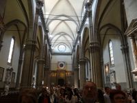 Dom Santa Maria del Fiore, das Kirchenschiff ist klar gegliedert.