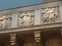 Dommuseum, die Sängerempore von Lucca della Robbia. Die Freude gleicht einem Bacchuszug.