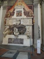 Basilica di Santa Croce, Michelangelos Grab schmücken die Darstellung von Malerei, Bildhauerei und Architektur.