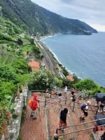 Treppen zum Bahnhof in Corniglia