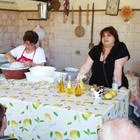 Einblick in die Mozzarella-Herstellung