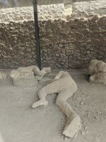 mit Gips wurden die Überreste der Bewohner für die Ewigkeit konserviert