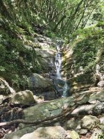 wunderschön erfrischender Wasserfall