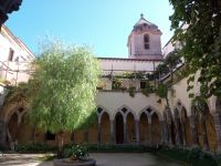 Pfefferbaum (darunter finden die Trauungen statt)