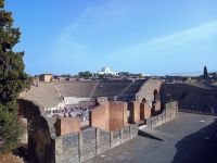 Pompeii, Teatro grande