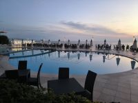 Pool im Hotel Scoglio della Galea