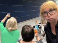 Warten auf den Weiterflug, der sich leider verzögert