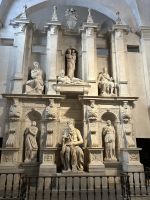 Grabmal vom Künstler Michelangelo erstellt in S. Pietro in Vincoli