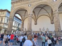 20240916_145314, ziemlich viel Betrieb auf der Piazza della Signoria.jpg