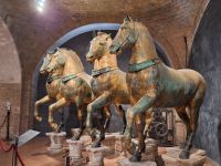 20240918_141306, die berühmten Pferde im Dommuseum.jpg