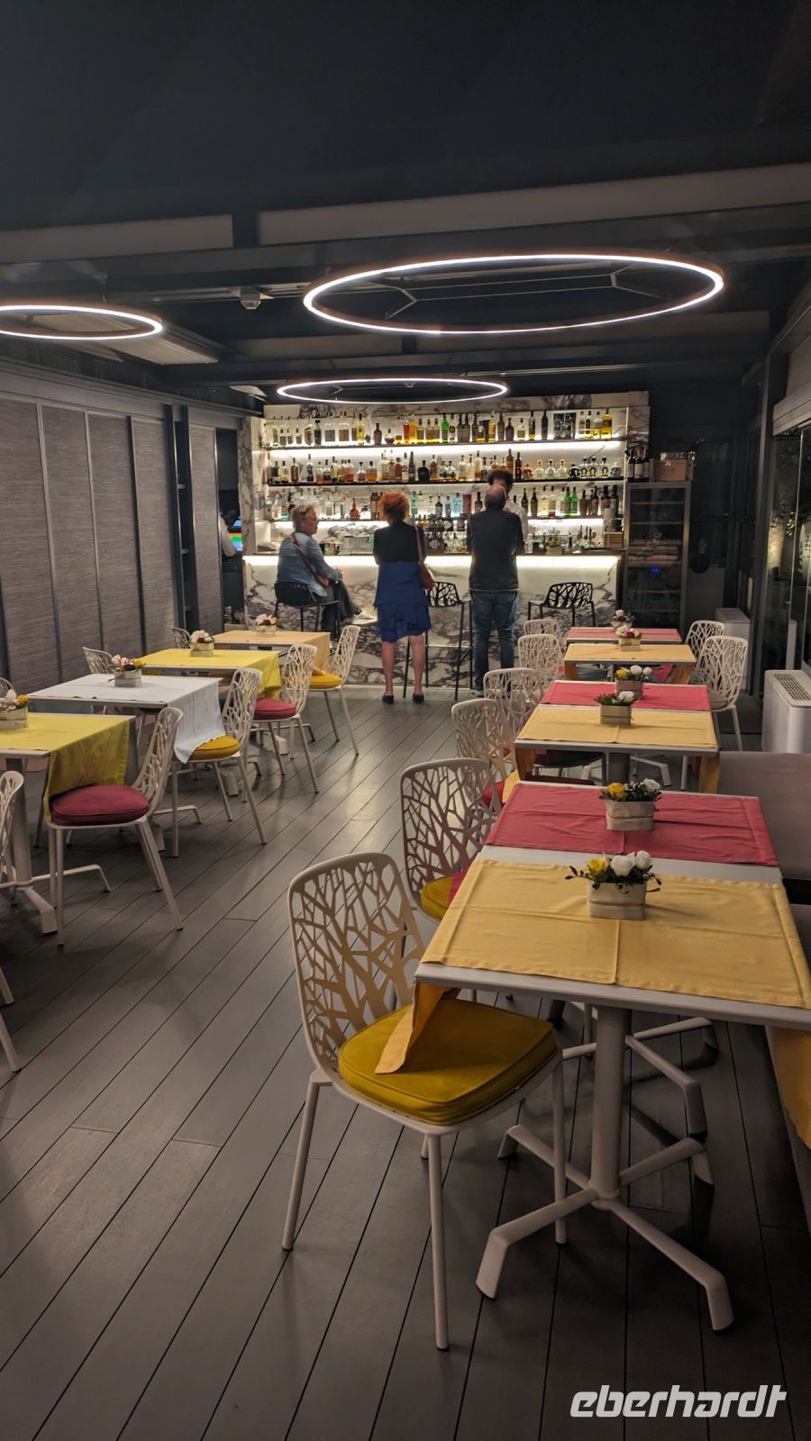 Bar im Dachgeschoss, war auch Frühstücksraum