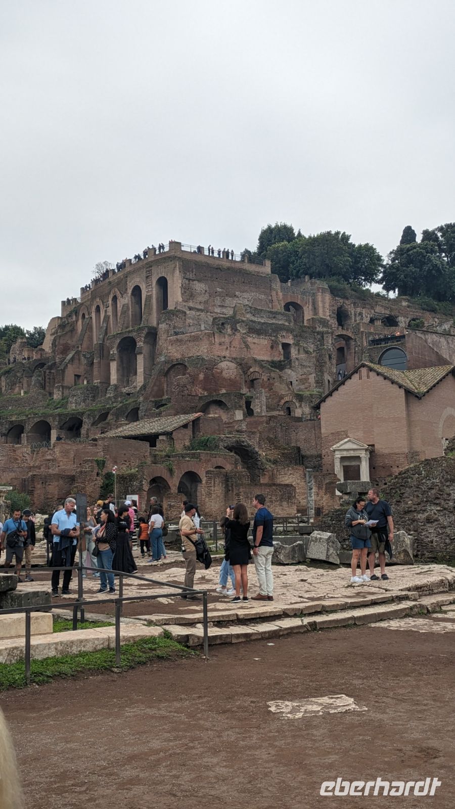 Blick auf den Hügel mit Kaiserpalast