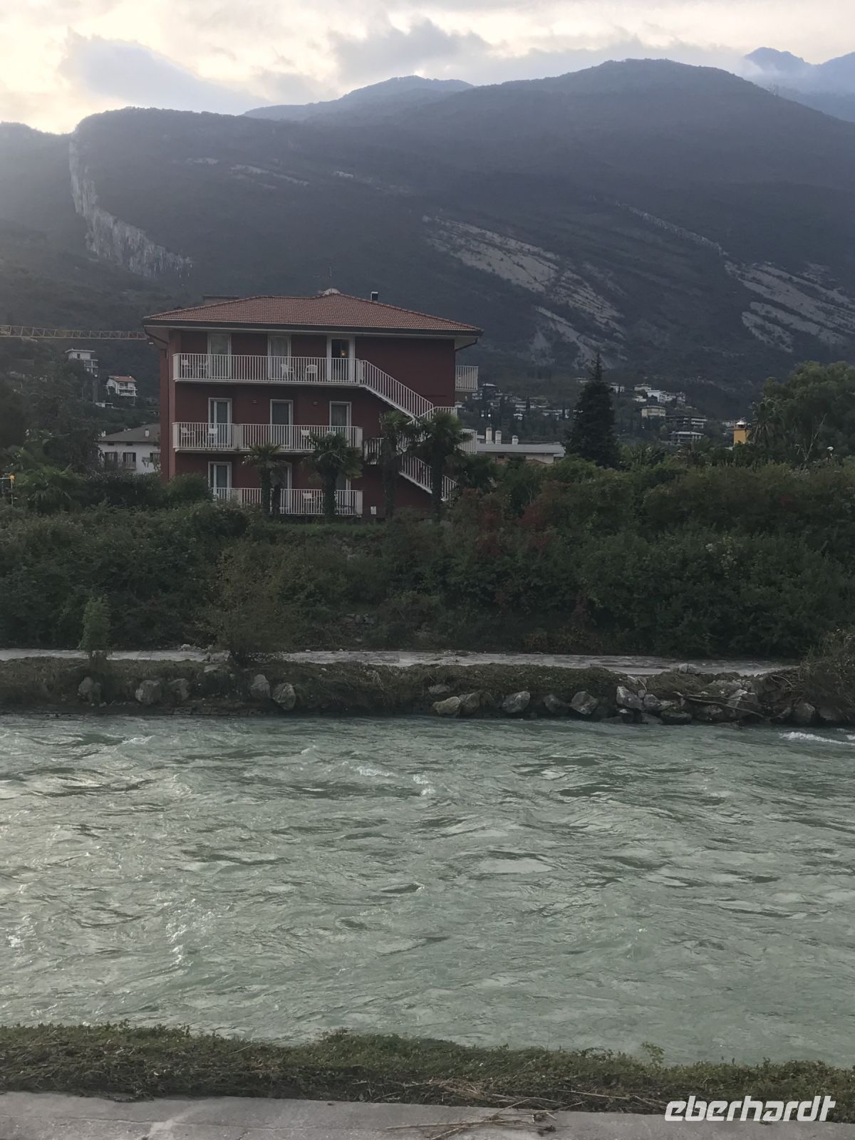 Wanderreise am Gardasee 13.10.24 unser Hotel - Fluß Sara