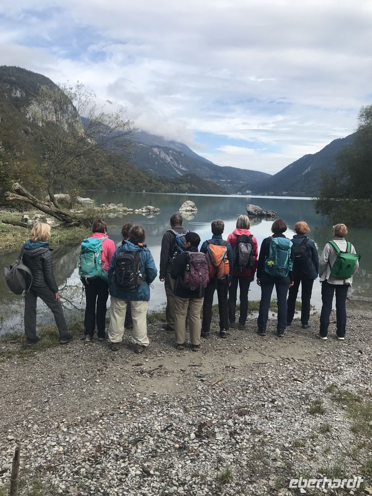 Wanderreise am Gardasee 14.10.2024 Start - Rundgang Malven See -Blick: gegenüberliegende Seite - war Start