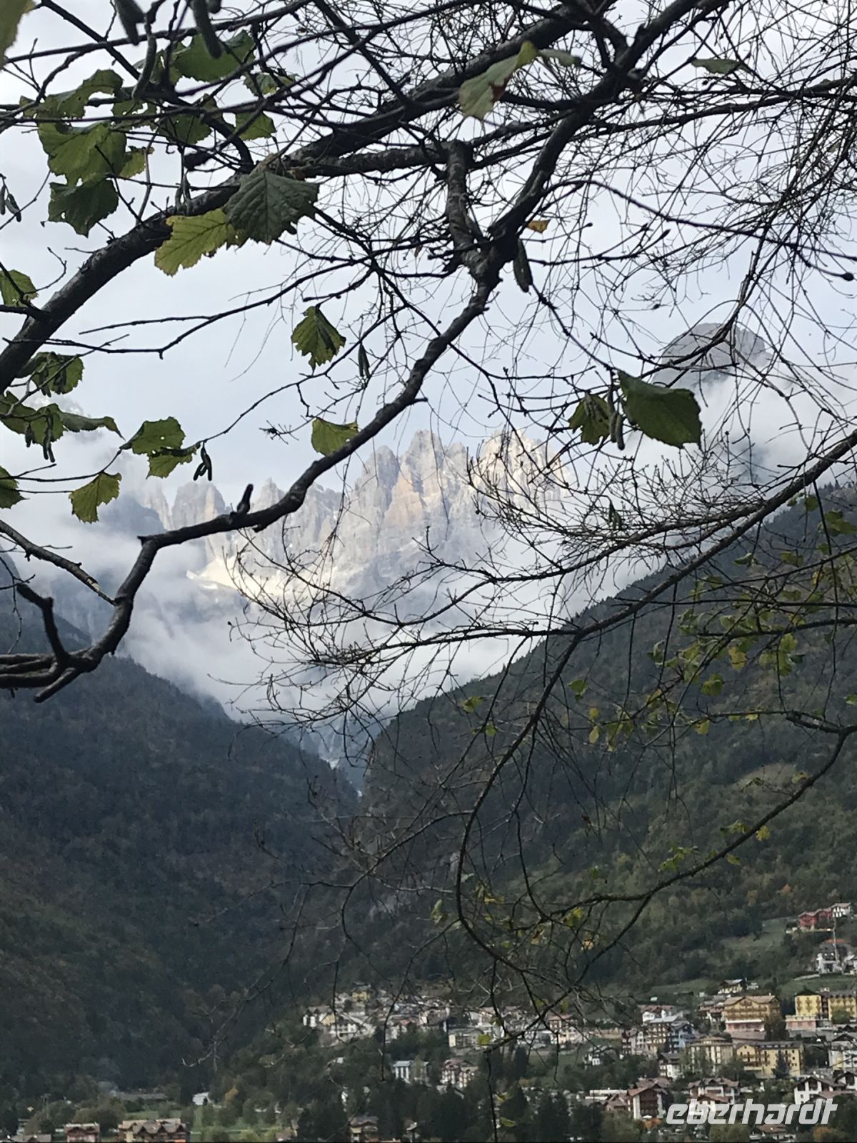 Wanderreise am Gardasee 14.10.2024 Start - Rundgang Malven See Blick: Brentagruppe