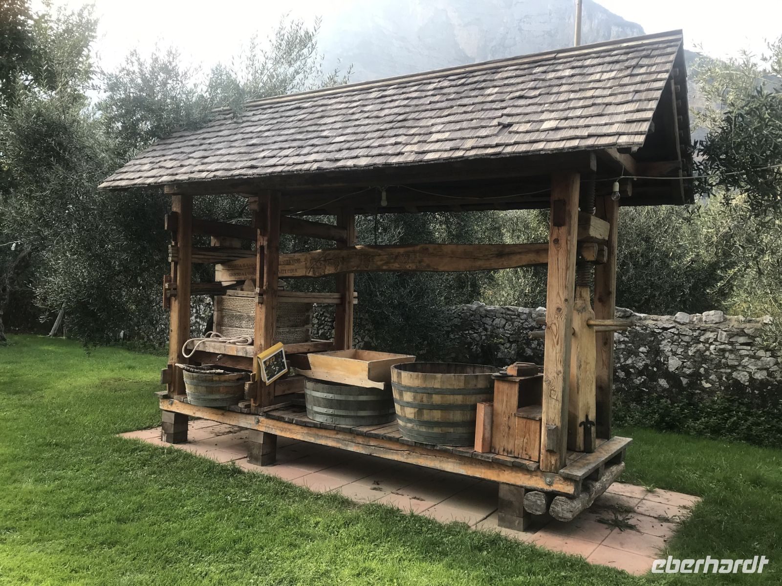 Wanderreise am Gardasee 14.10.2024  - Weingut PISONI - Weinpresse, für besondere Trauben noch im Gebrauch