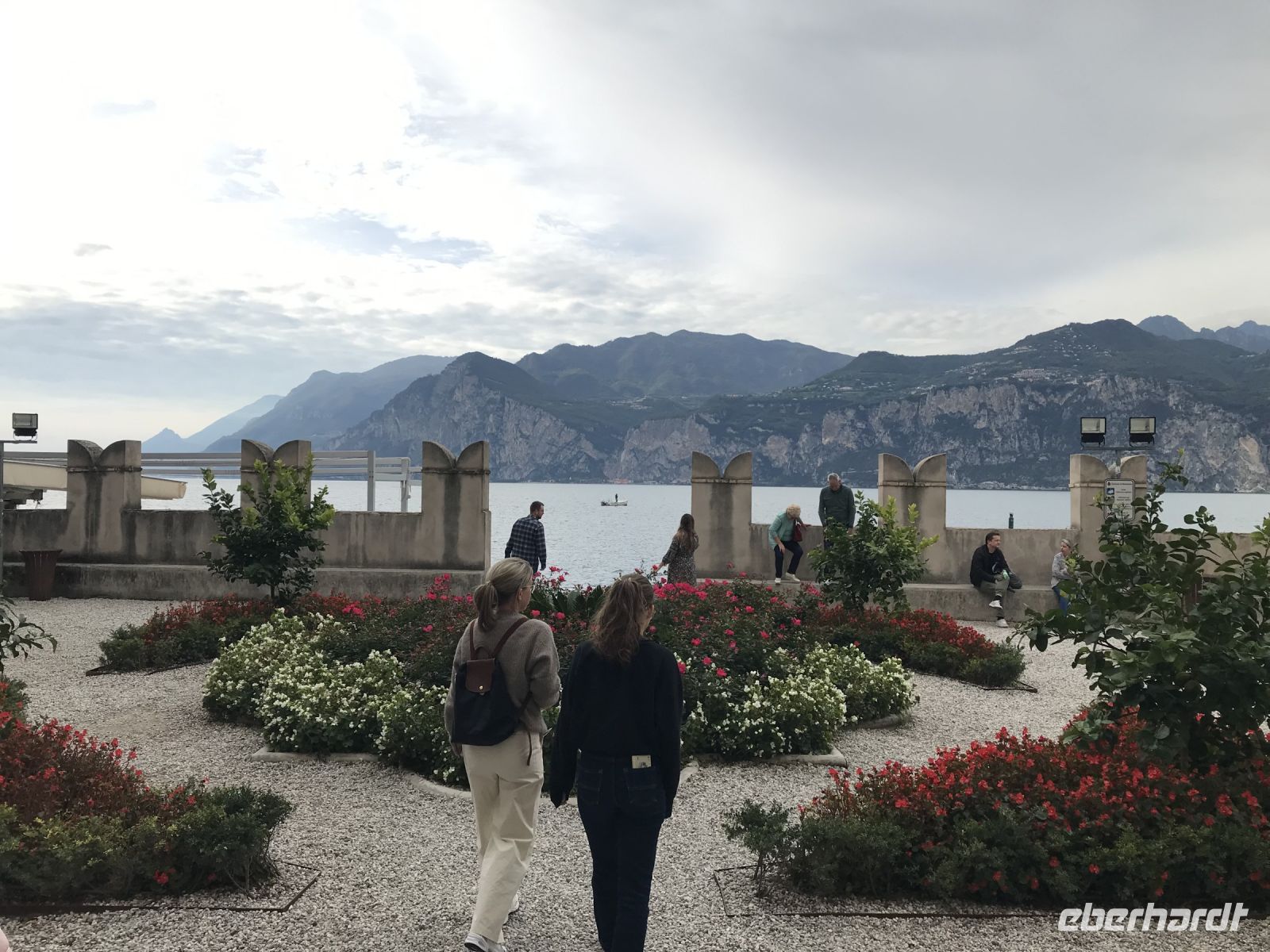 Wanderreise am Gardasee 15.10.2024  - Malcesine  Palazzo Capitani - Garten mit Blick Gardasee