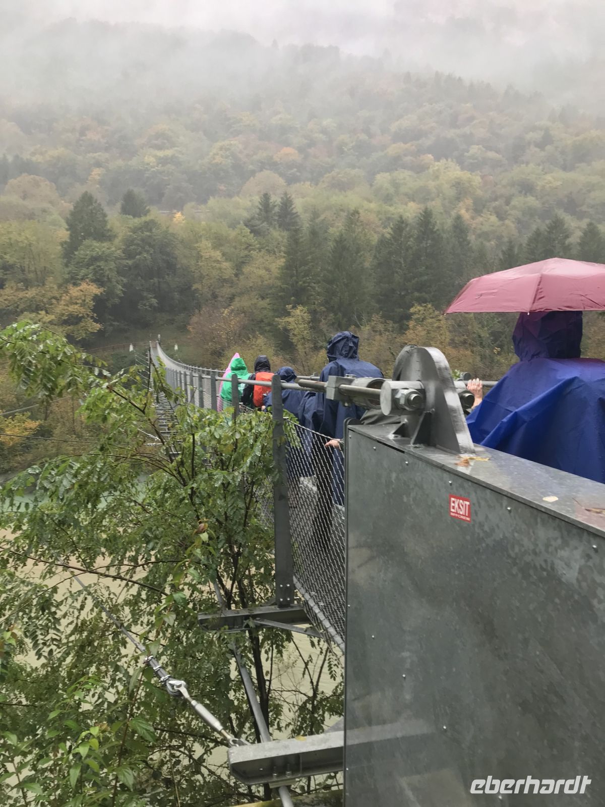 Wanderreise Italien 18.10.2024 Wanderung von Ballion zum Bergsee Tenno - Hängebrücke 