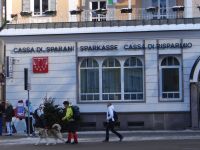 St. Ulrich, die drei Landessprachen ladinisch, deutsch und italienisch