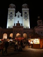Brixen, Domplatz mit Weihnachtsmarkt - ein perfektes Wohlfühlarrangement