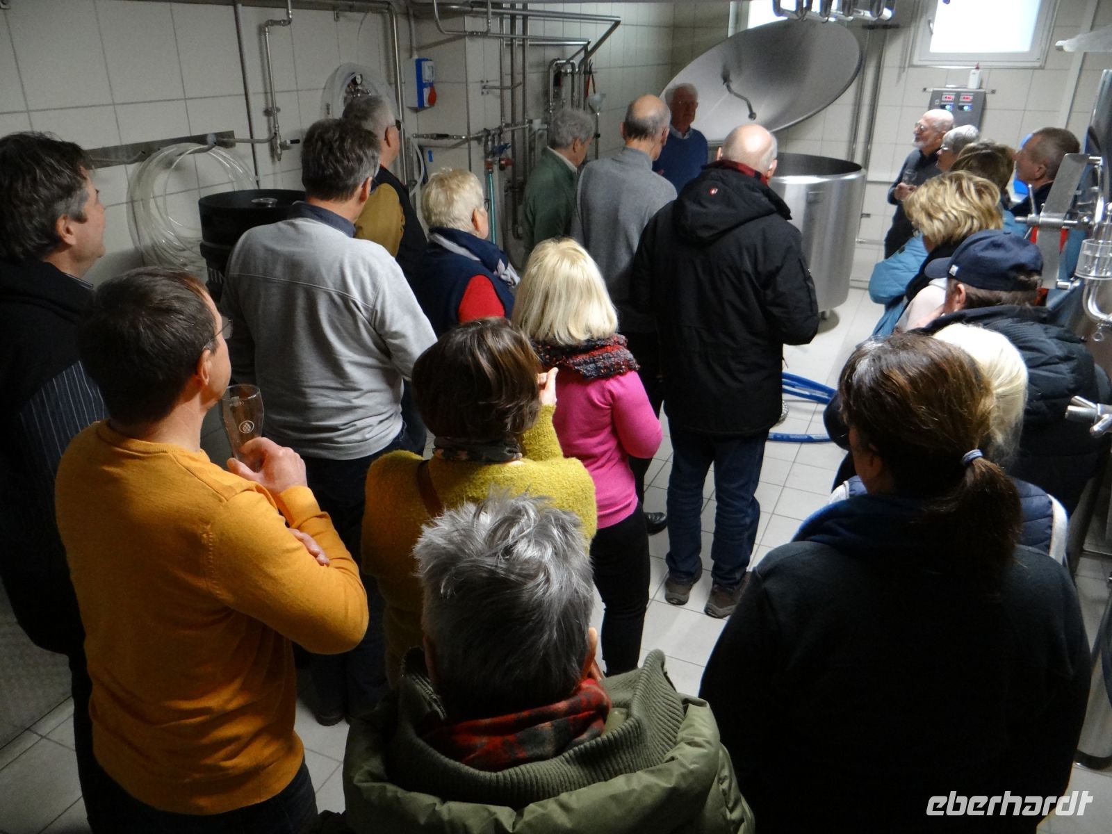 St. Leonhard, Martinerhof, Gruppenfoto im Braukeller