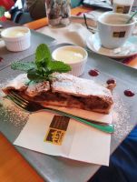 Wanderung Villnösser Tal, Einkehr Gammpenalm Apfelstrudel