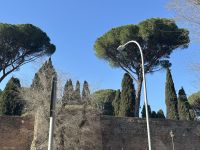 Landschaften der Metrostation Pyramide in Rom