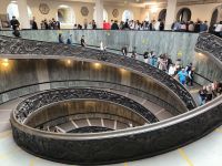 Rom. Vatikanische Museen / Momo-Treppe