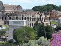 Rom Panorama Archäologischer Park, Konstantinsbogen, Kolosseum Foto: Anette Rietz