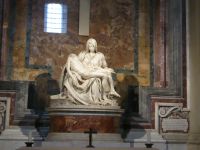 Die Pietà von Michelangelo im Petersdom. Rom. Foto: Anette Rietz