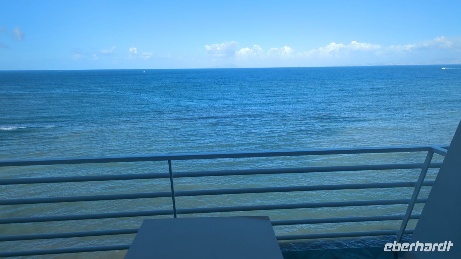 Blick vom Balkon nach vorn