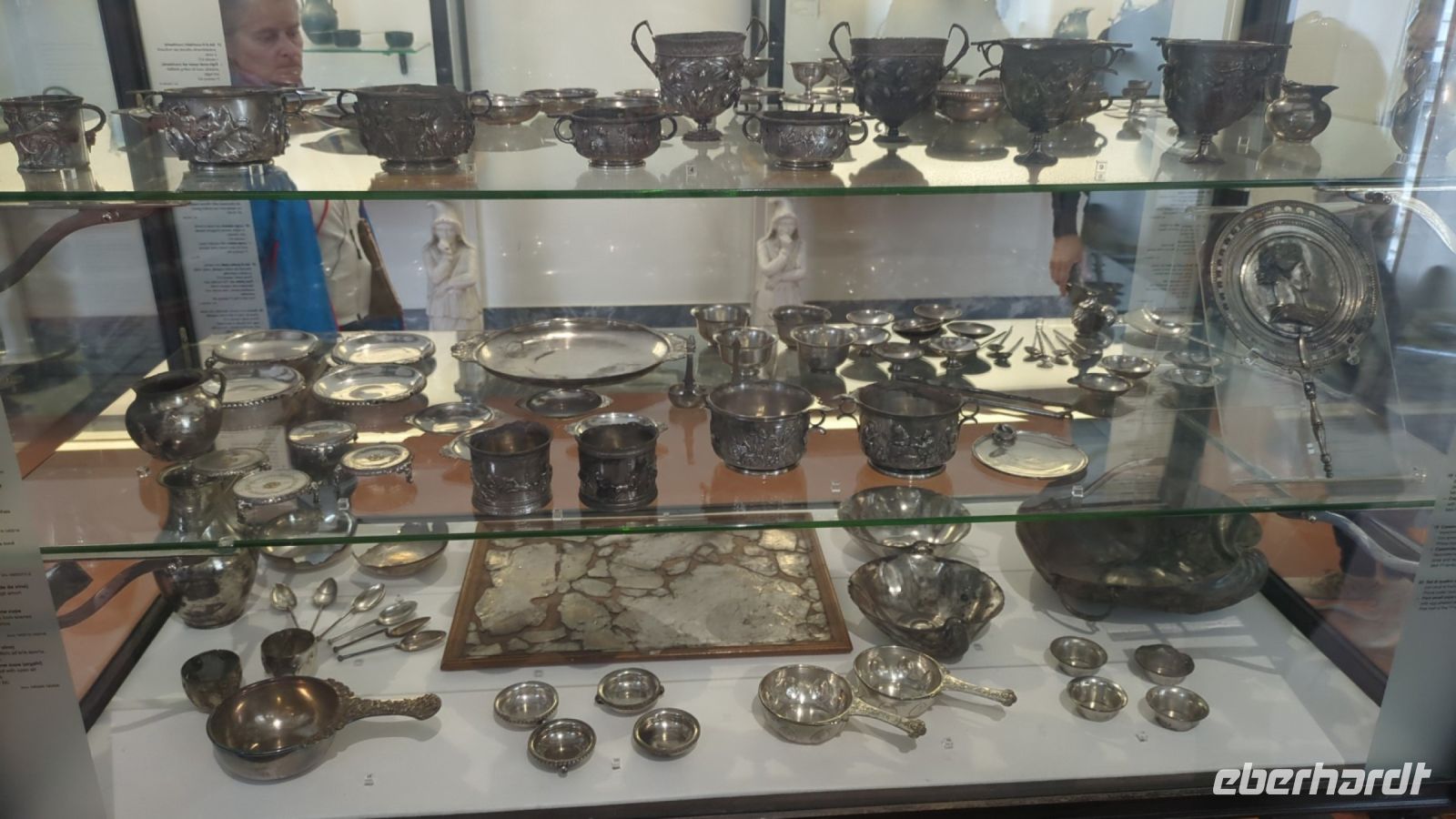 archäologisches Museum, Silberschatz in einem Haus aus Pompeji gefunden