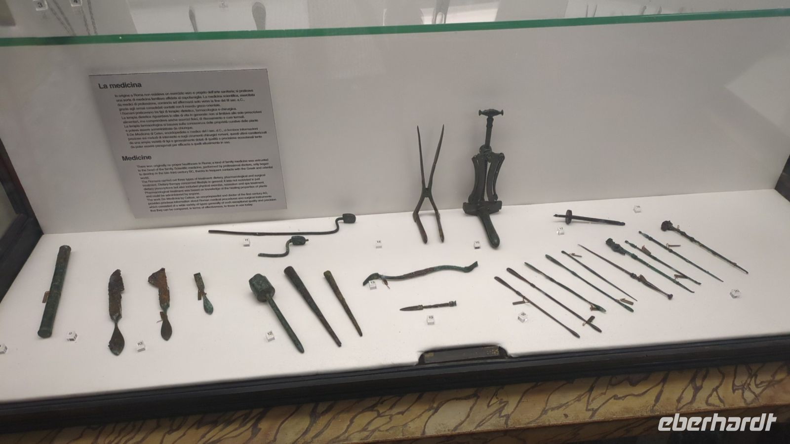 archäologisches Museum, antike Operationsbestecke