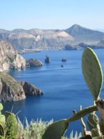 Lipari's Ostküste mit Fraglioni