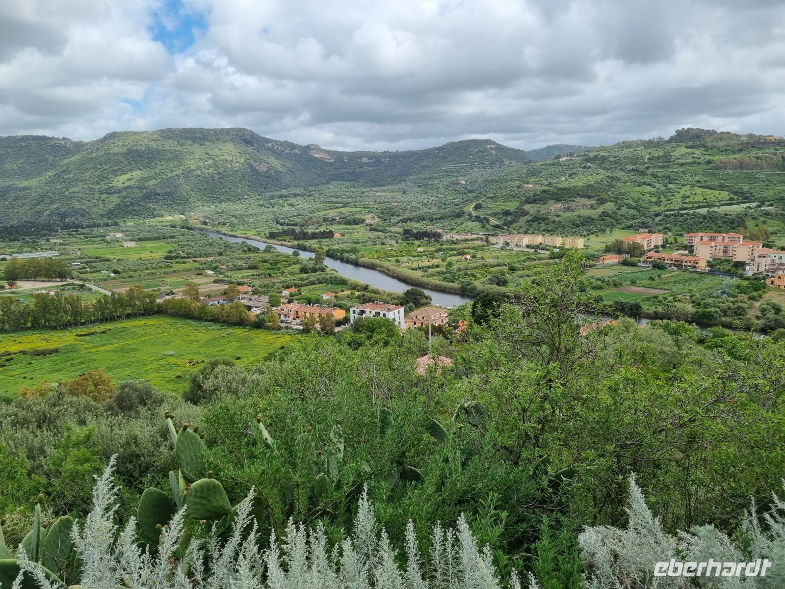 Bosa - Blick ins Temo-Tal 