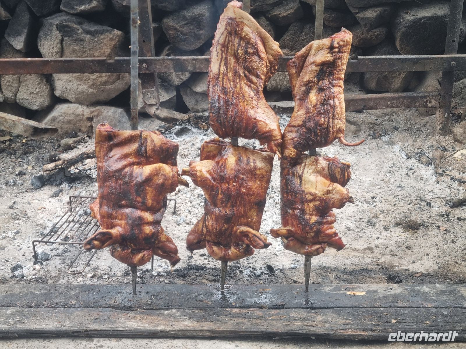 Hirtenessen bei Orgosolo - Spanferkel