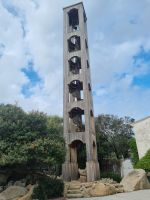 Costa Smeralda - Porto Rotondo (Glockenturm aus Pinienholz der Kirche San Lorenzo