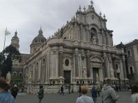 Eine von vielen  majestätischen Gebäuden in Catania: Katedrale am Piazza del Duomo