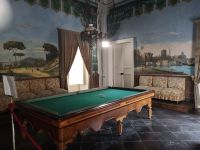 Ein Billard als Geselschaftsspiel ....